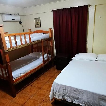 Tropical Dreams Hostel South End Buitenkant foto